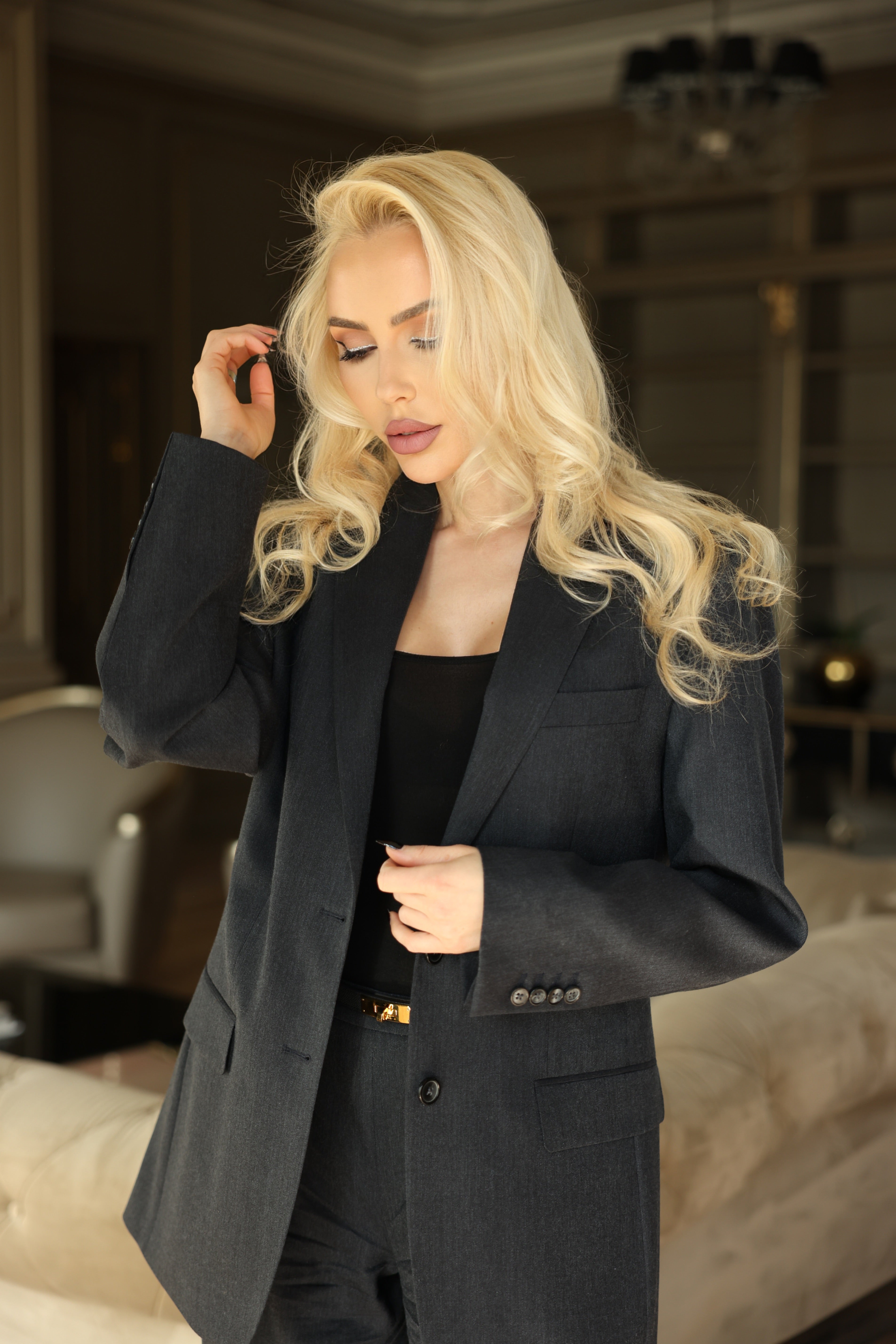 Костюм “Alaia” Естествени материи | По индивидуални размери | Възможност за персонализация EZARO FASHION HOUSE