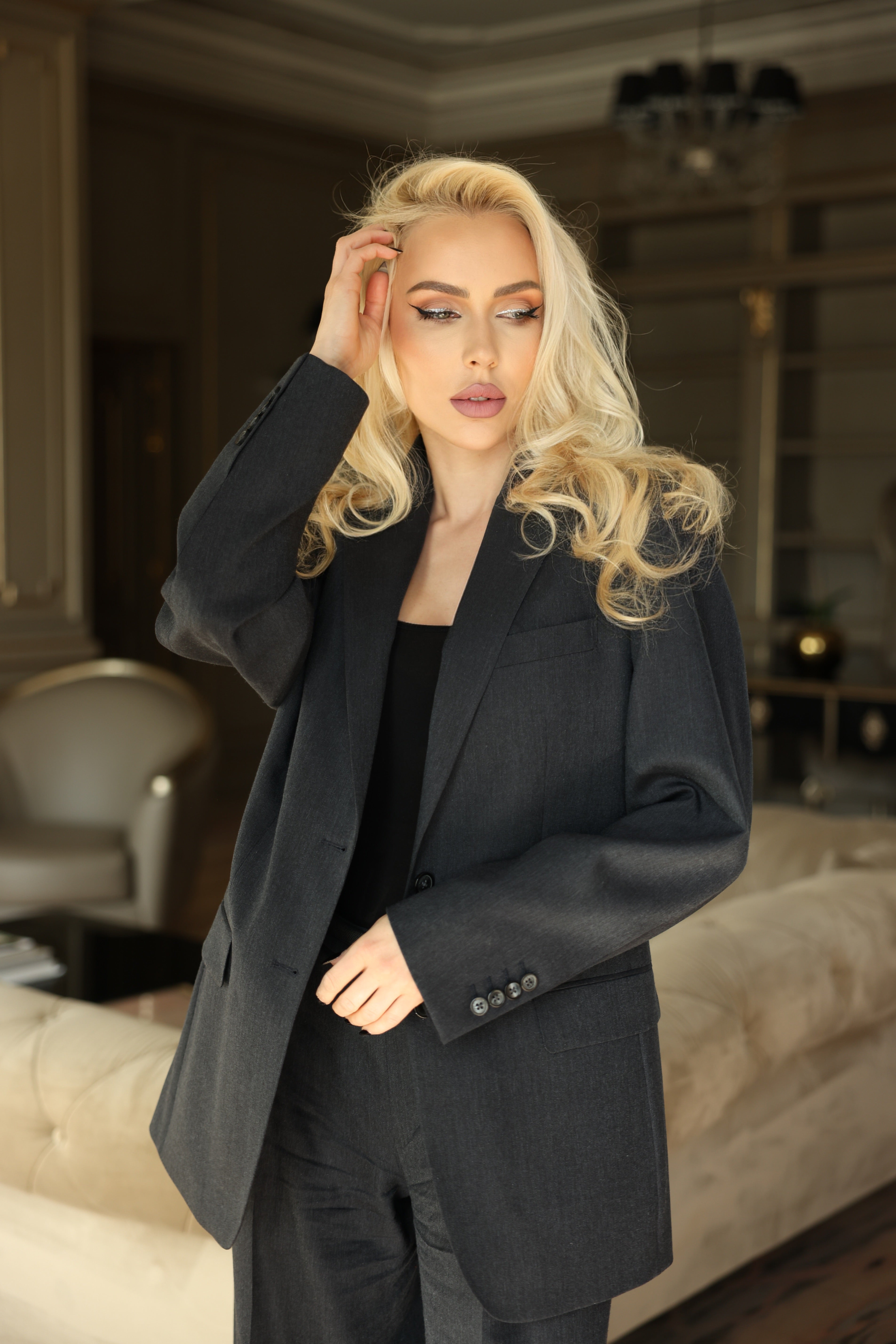 Костюм “Alaia” Естествени материи | По индивидуални размери | Възможност за персонализация EZARO FASHION HOUSE