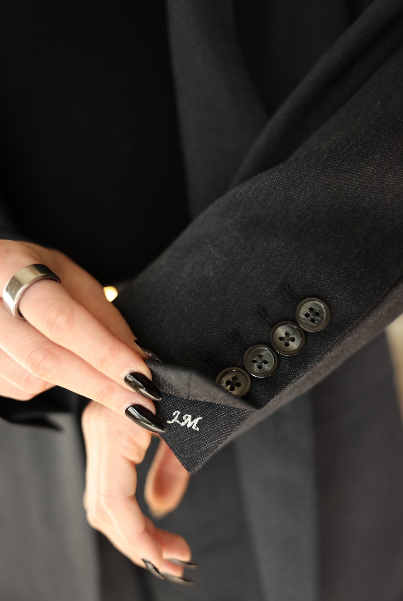 Костюм “Alaia” Естествени материи | По индивидуални размери | Възможност за персонализация EZARO FASHION HOUSE