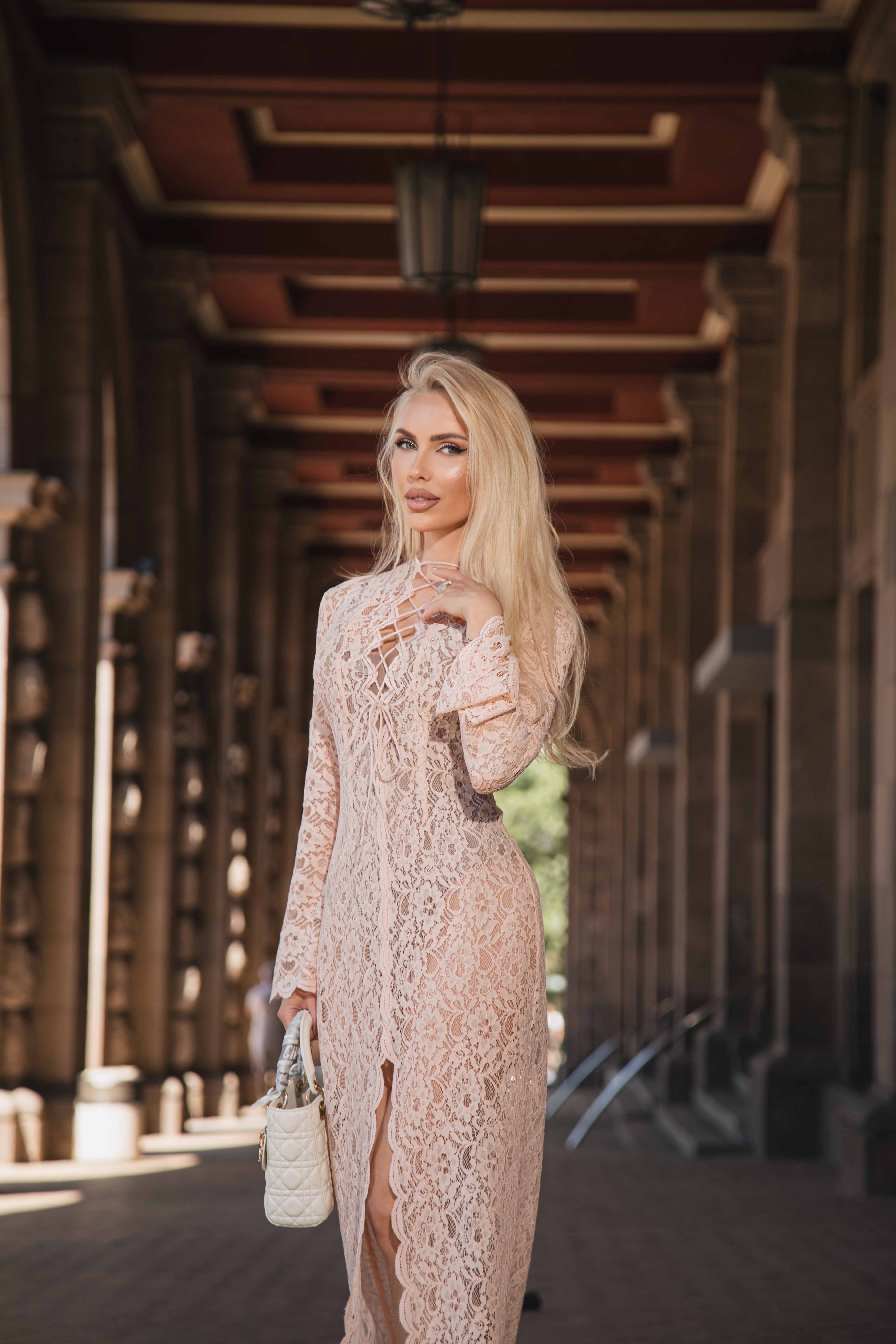 Дантелена рокля “Dolce” rose powder | Lace dress “Dolce” rose powder | EZARO FASHION HOUSE